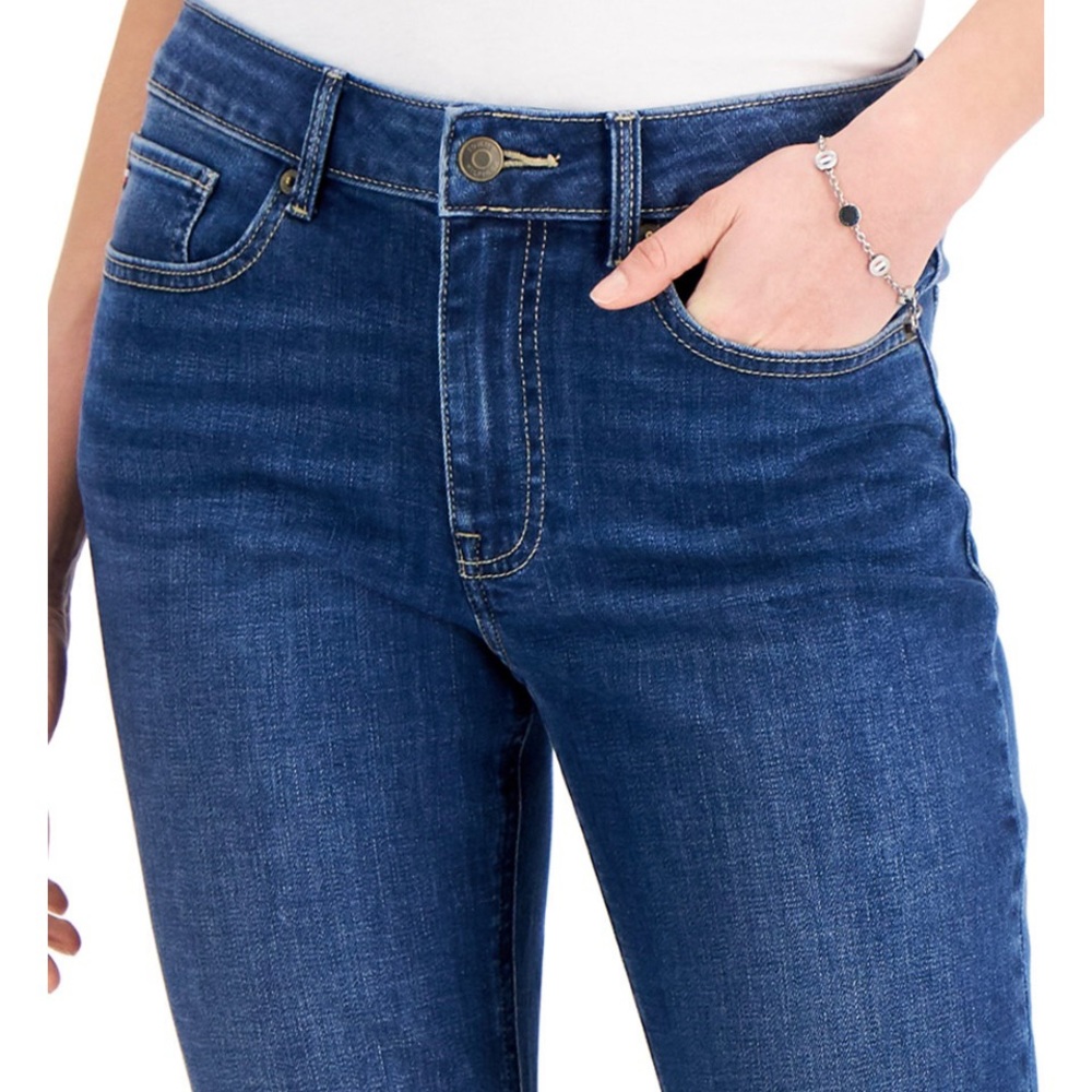 NEW Tommy Hilfiger Straight Leg Jeans Medium Wash Size 2